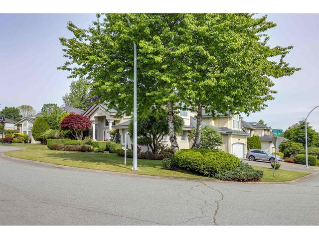 17145 102a Avenue, House detached with 4 bedrooms, 3 bathrooms and 5 parking in Surrey BC | Image 2