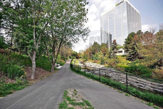 2003 - 55 Elm Dr, Condo with 1 bedrooms, 1 bathrooms and 1 parking in Mississauga ON | Image 21
