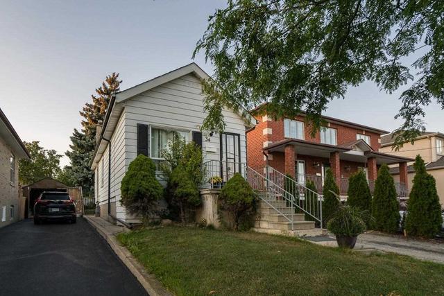 34 Omagh Ave, House detached with 1 bedrooms, 2 bathrooms and 4 parking in Toronto ON | Image 18