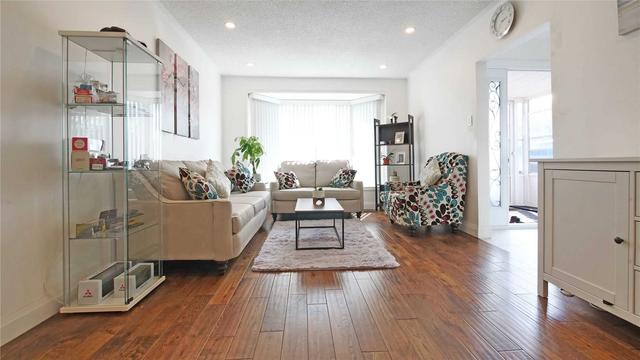 2385 Padstow Cres, House semidetached with 4 bedrooms, 2 bathrooms and 4 parking in Mississauga ON | Image 30