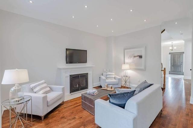 12 Reid Manr, House detached with 4 bedrooms, 4 bathrooms and 3 parking in Toronto ON | Image 2