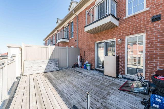 32 - 2510 Countryside Dr, Townhouse with 3 bedrooms, 4 bathrooms and 2 parking in Brampton ON | Image 2