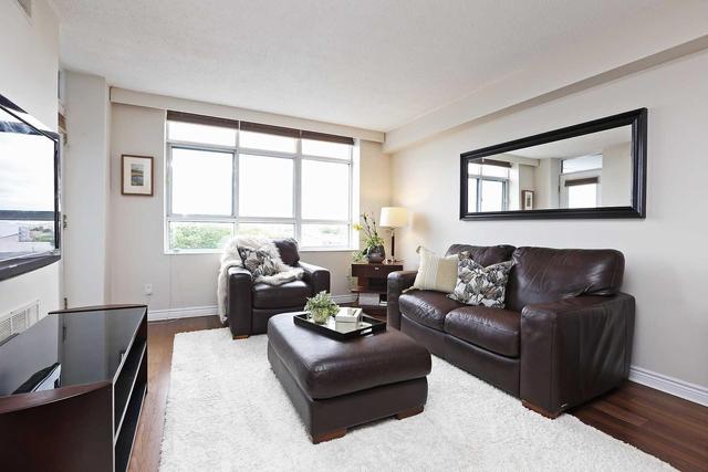 814 - 1091 Kingston Rd, Condo with 1 bedrooms, 1 bathrooms and 1 parking in Toronto ON | Image 1