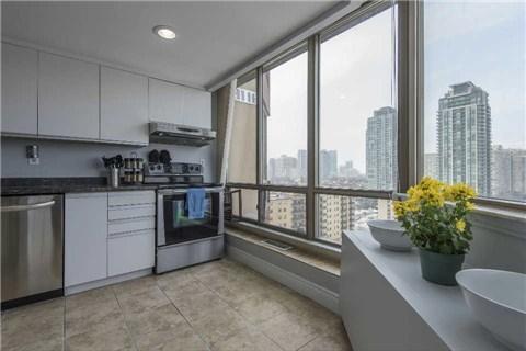 uph1 - 25 Fairview Rd W, Condo with 3 bedrooms, 3 bathrooms and 2 parking in Mississauga ON | Image 5