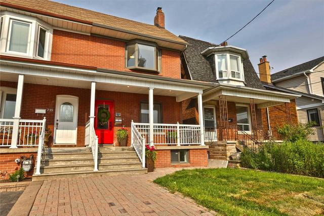 233 Mcroberts Ave, House semidetached with 3 bedrooms, 3 bathrooms and 1 parking in Toronto ON | Image 2