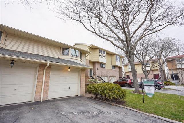 16 - 1135 Mccraney St E, Condo with 3 bedrooms, 2 bathrooms and 2 parking in Oakville ON | Image 35