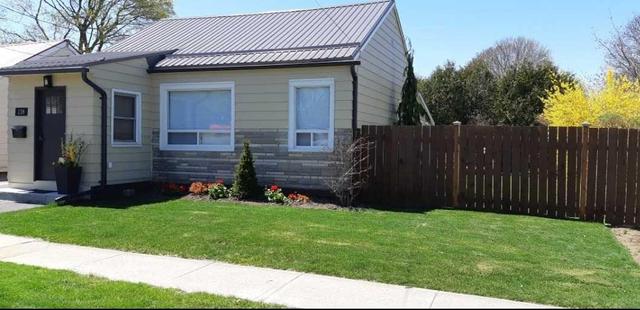 138 Victoria St N, House detached with 3 bedrooms, 1 bathrooms and 3 parking in Port Hope ON | Image 1