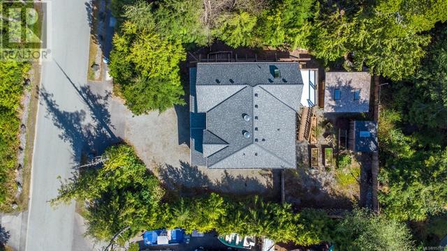 1865 St. Jacques Blvd, House detached with 4 bedrooms, 3 bathrooms and 1 parking in Ucluelet BC | Image 2