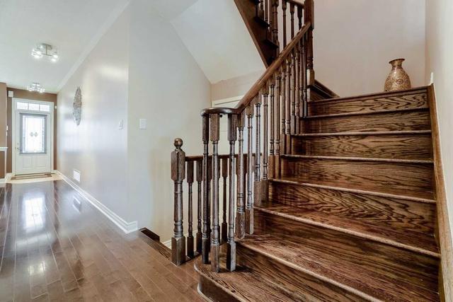 5499 Fudge Terr, House attached with 4 bedrooms, 4 bathrooms and 3 parking in Mississauga ON | Image 13
