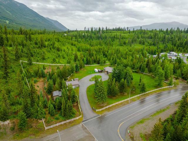 3000 Balmer Drive, House detached with 4 bedrooms, 3 bathrooms and null parking in Elkford BC | Image 40