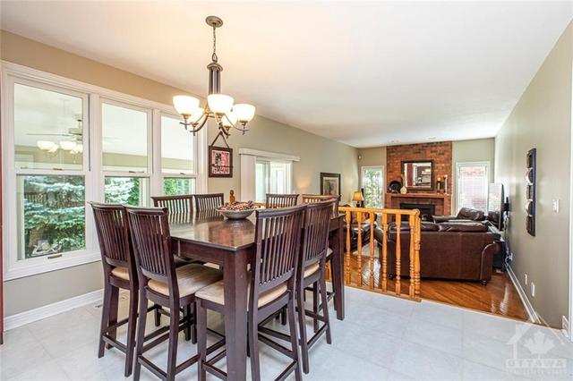 27 Buttonwood Trail, House detached with 4 bedrooms, 4 bathrooms and 6 parking in Ottawa ON | Image 8