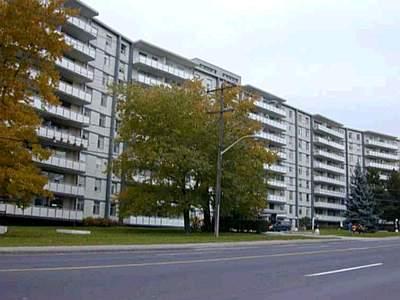 816 - 3460 Keele St, Condo with 2 bedrooms, 1 bathrooms and 1 parking in Toronto ON | Image 1