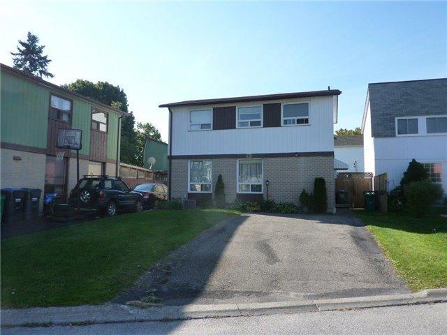 70 Jackman Dr, House detached with 3 bedrooms, 2 bathrooms and 2 parking in Brampton ON | Image 2