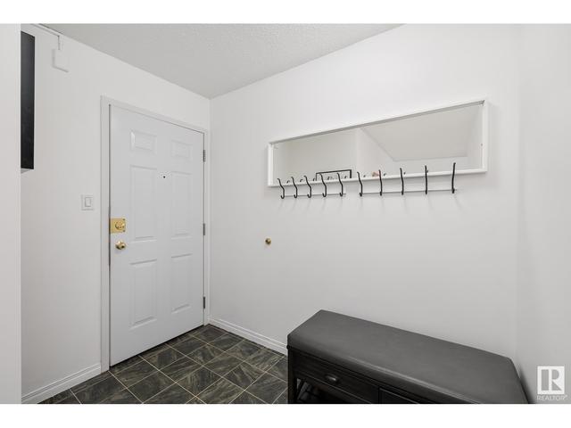 203 - 10320 113 St Nw, Condo with 3 bedrooms, 1 bathrooms and null parking in Edmonton AB | Image 2