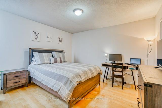 404 - 81 Church St, Condo with 2 bedrooms, 2 bathrooms and 1 parking in Kitchener ON | Image 4
