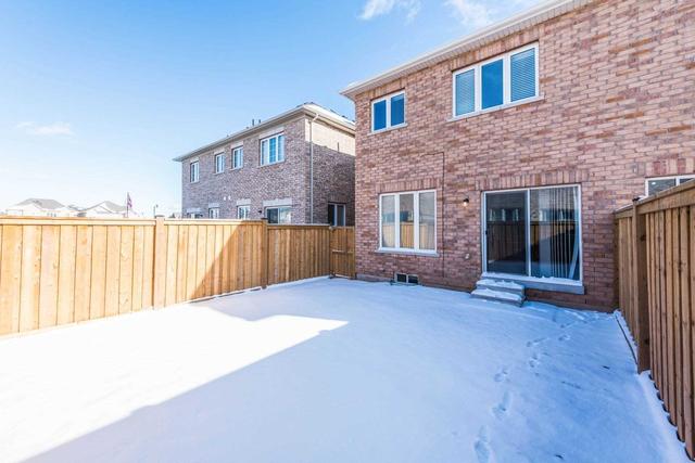 55 Yardley Cres, House semidetached with 4 bedrooms, 3 bathrooms and 3 parking in Brampton ON | Image 32