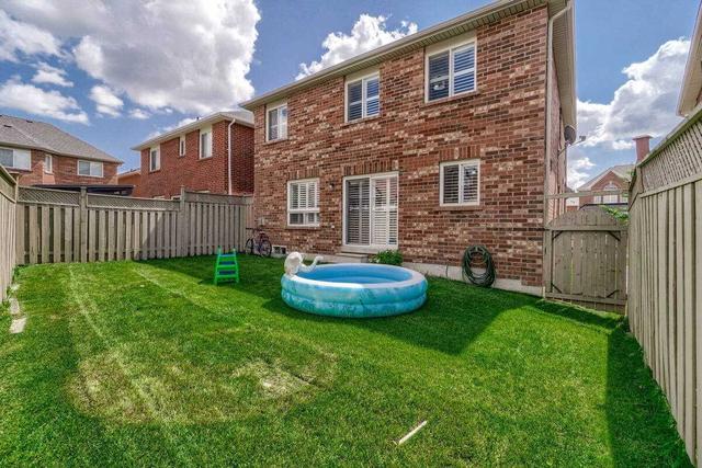 17 Tawnberry Circ, House detached with 4 bedrooms, 4 bathrooms and 5 parking in Brampton ON | Image 35