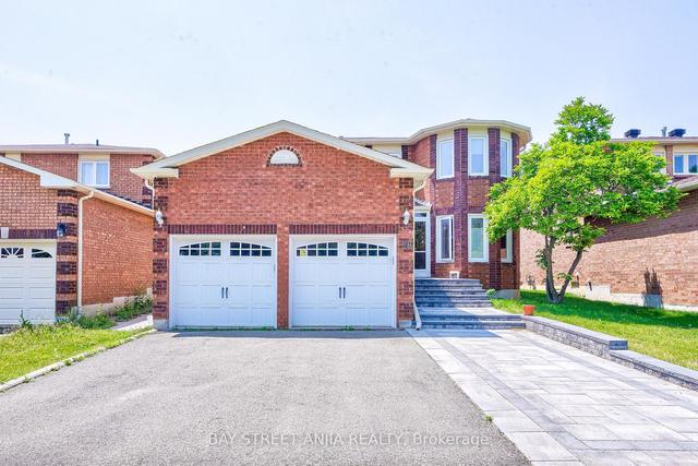 28 Mandel Cres, House detached with 4 bedrooms, 3 bathrooms and 5 parking in Richmond Hill ON | Image 1