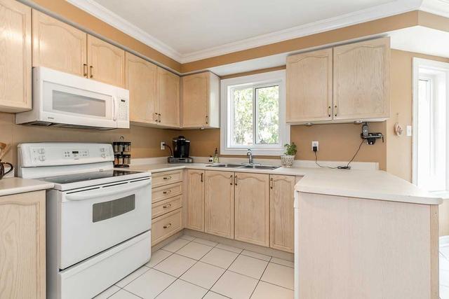83 Bishop Dr, House detached with 4 bedrooms, 3 bathrooms and 6 parking in Barrie ON | Image 11