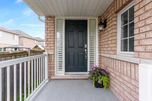 107 Puttingedge Dr, House detached with 3 bedrooms, 3 bathrooms and 6 parking in Whitby ON | Image 23
