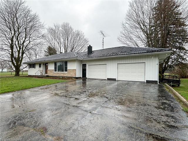 199 Main Street, House detached with 3 bedrooms, 1 bathrooms and 6 parking in Rideau Lakes ON | Image 12
