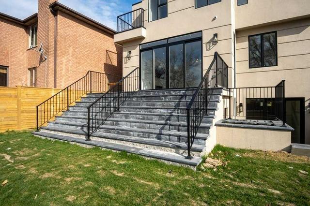 33 Cartwright Ave, House detached with 5 bedrooms, 6 bathrooms and 6 parking in Toronto ON | Image 15