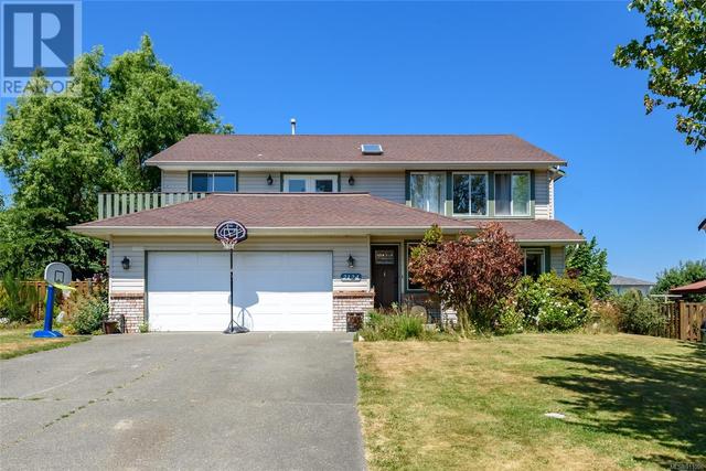 2124 Bolt Ave, House detached with 5 bedrooms, 3 bathrooms and 2 parking in Comox BC | Card Image