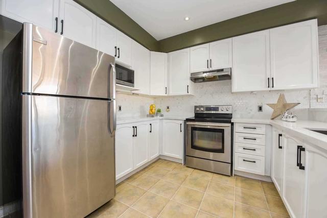 311 Hobbs Cres, House attached with 3 bedrooms, 4 bathrooms and 3 parking in Milton ON | Image 2