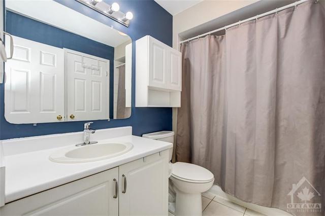 1816 Hialeah Drive, Townhouse with 3 bedrooms, 2 bathrooms and 3 parking in Ottawa ON | Image 24