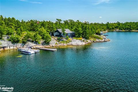 3584 Island 3420, House detached with 3 bedrooms, 1 bathrooms and null parking in Georgian Bay ON | Card Image