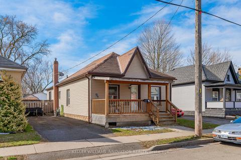 52 Aberdeen Ave, House detached with 3 bedrooms, 1 bathrooms and 3 parking in Brantford ON | Card Image