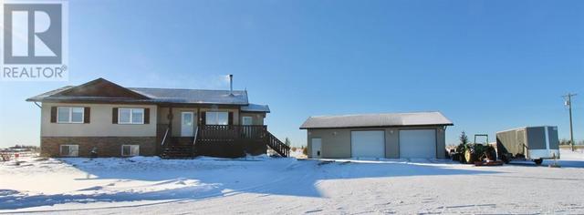 82023 - 710 Township, House detached with 6 bedrooms, 3 bathrooms and 6 parking in Grande Prairie County No. 1 AB | Image 2