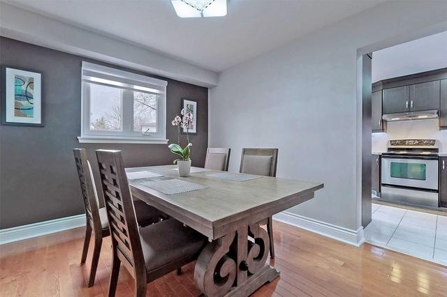 33 Tillbrook Crt, House detached with 4 bedrooms, 3 bathrooms and 10 parking in Toronto ON | Image 7
