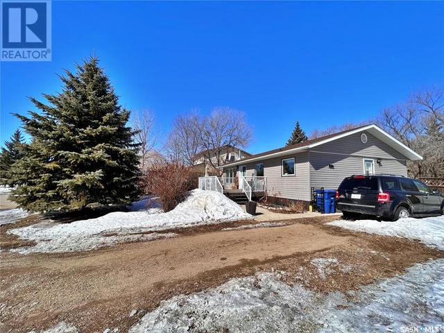 105 Dorchester Place, House detached with 3 bedrooms, 3 bathrooms and null parking in Moosomin SK | Image 3