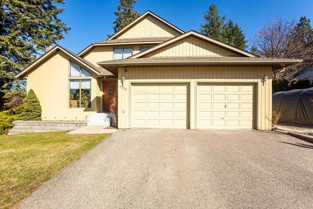 4725 Parkridge Dr, House detached with 3 bedrooms, 4 bathrooms and 2 parking in Kelowna BC | Image 1