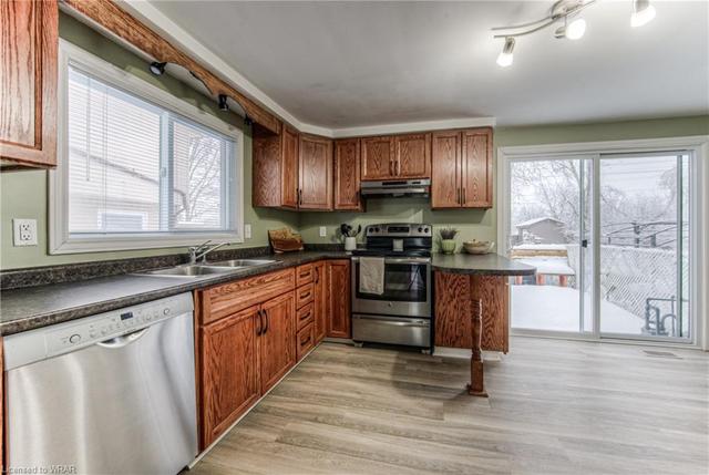 319 Cole Road, House semidetached with 4 bedrooms, 2 bathrooms and 2 parking in Guelph ON | Image 3
