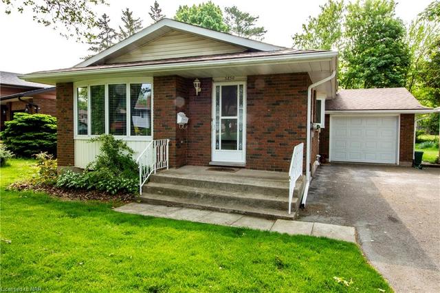 5850 Hillcrest Crescent, House detached with 3 bedrooms, 2 bathrooms and null parking in Niagara Falls ON | Image 1