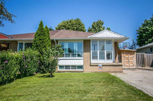 124 Avondale Blvd, House semidetached with 3 bedrooms, 2 bathrooms and 4 parking in Brampton ON | Image 1