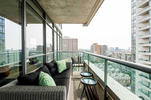 1706 - 285 Mutual St, Condo with 2 bedrooms, 1 bathrooms and 1 parking in Toronto ON | Image 22