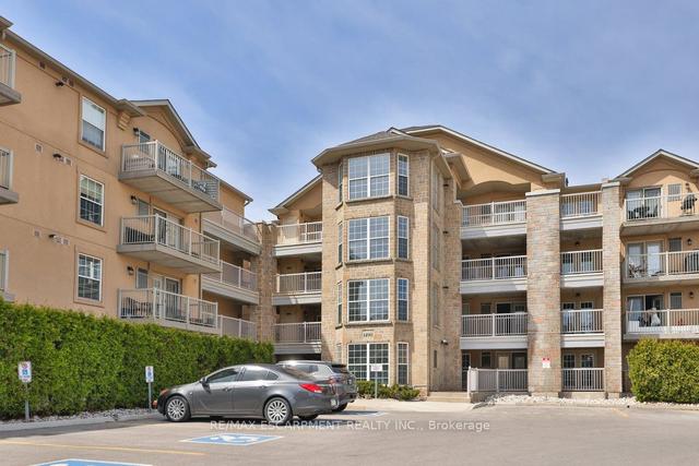 411 - 1490 Bishops Gate, Condo with 3 bedrooms, 2 bathrooms and 1 parking in Oakville ON | Image 1