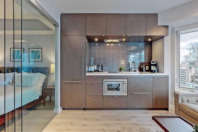 2410 - 155 Yorkville Ave, Condo with 1 bedrooms, 1 bathrooms and 0 parking in Toronto ON | Image 15