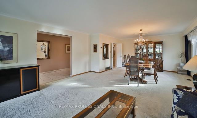 31 Rockcastle Dr, House detached with 4 bedrooms, 3 bathrooms and 6 parking in Toronto ON | Image 30