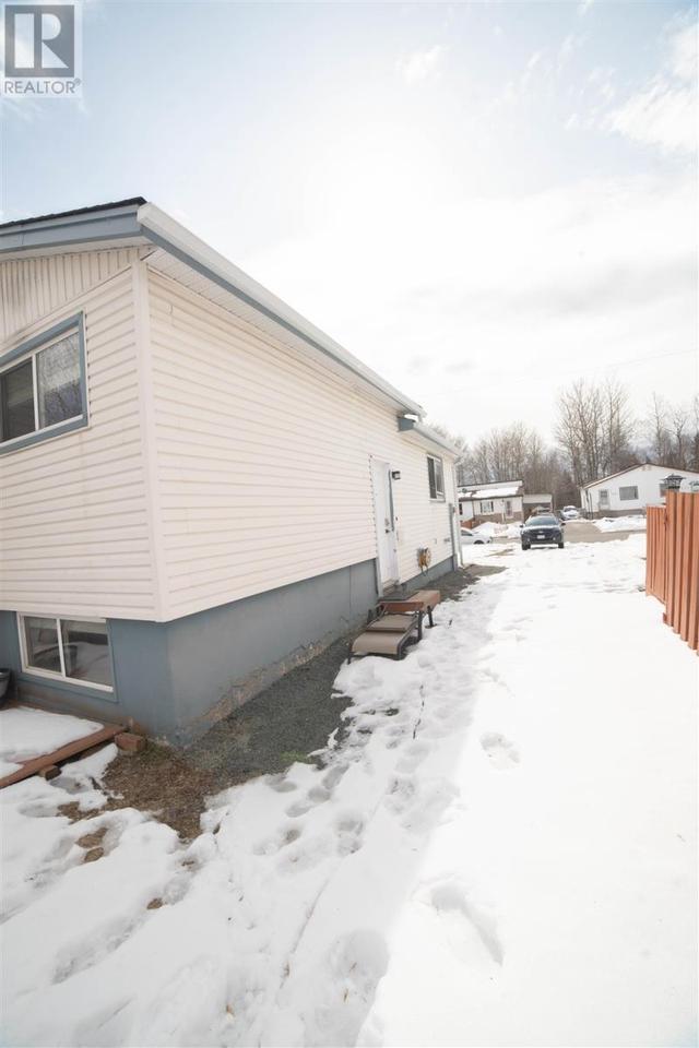 206 Picton Ave, House semidetached with 4 bedrooms, 1 bathrooms and null parking in Thunder Bay ON | Image 36