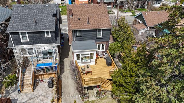 143 Eastwood Rd, House detached with 3 bedrooms, 2 bathrooms and 1 parking in Toronto ON | Image 34