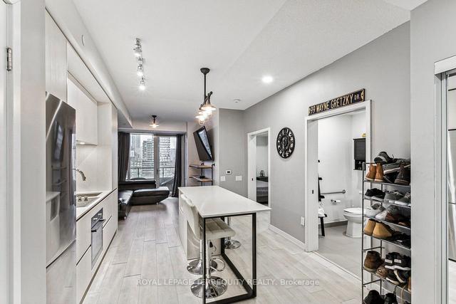 907 - 225 Sumach St, Condo with 1 bedrooms, 1 bathrooms and 1 parking in Toronto ON | Image 7