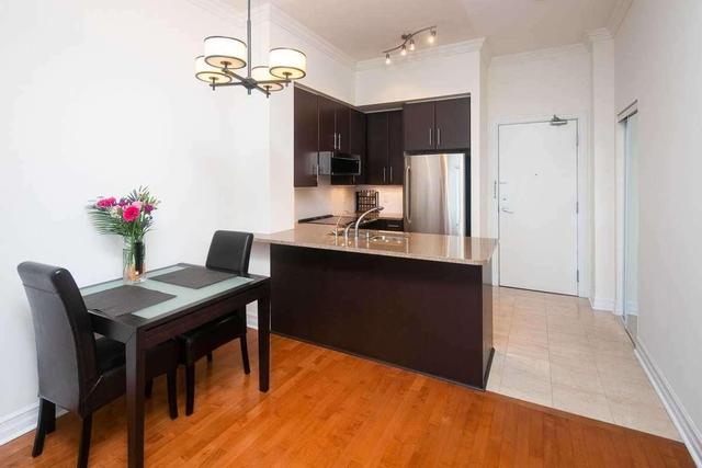Uph08 - 17 Barberry Pl, Condo with 2 bedrooms, 2 bathrooms and 1 parking in Toronto ON | Image 2