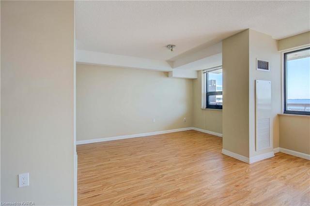406 - 165 Ontario Street #406 Street, House attached with 2 bedrooms, 2 bathrooms and 1 parking in Kingston ON | Image 15