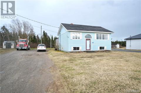 423 Main Street, House detached with 4 bedrooms, 1 bathrooms and null parking in Blacks Harbour NB | Card Image