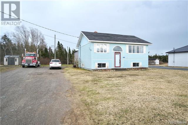 423 Main Street, House detached with 4 bedrooms, 1 bathrooms and null parking in Blacks Harbour NB | Image 1