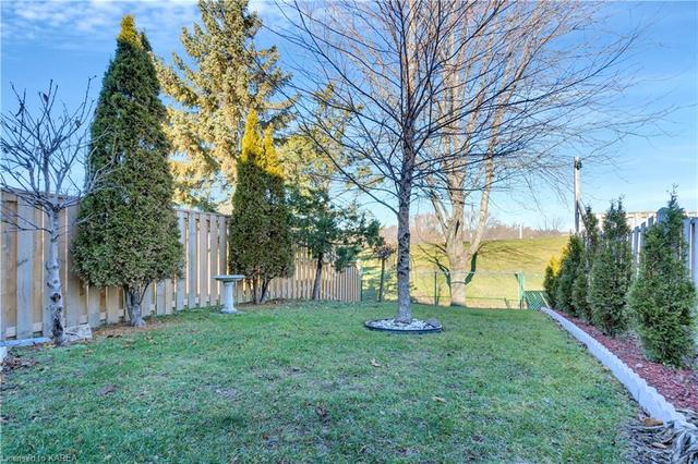 1074 Featherstone Court, House attached with 2 bedrooms, 1 bathrooms and null parking in Kingston ON | Image 27